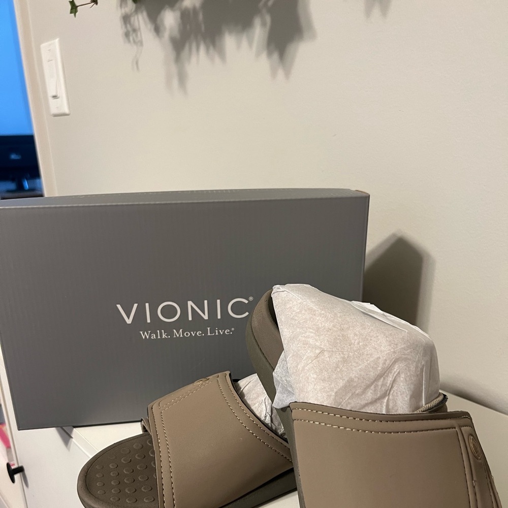 NEW Vionic Tan Unisex Kiwi Tan Leather Slides